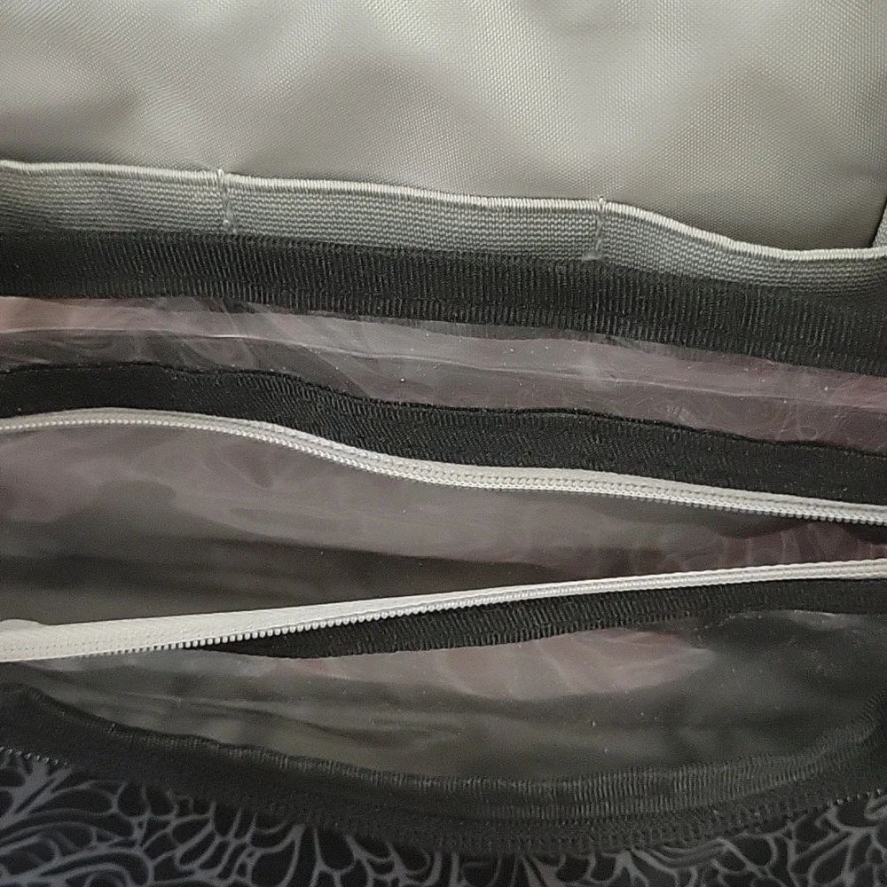 NWOT Baggallini Charcoal Floral Organizer Travel Toiletry Bag